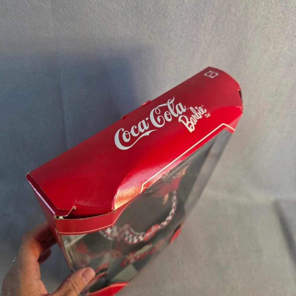 1999 Coca-Cola Soda Fountain Barbie Collector Addition Mattel - Picture 3 of 6